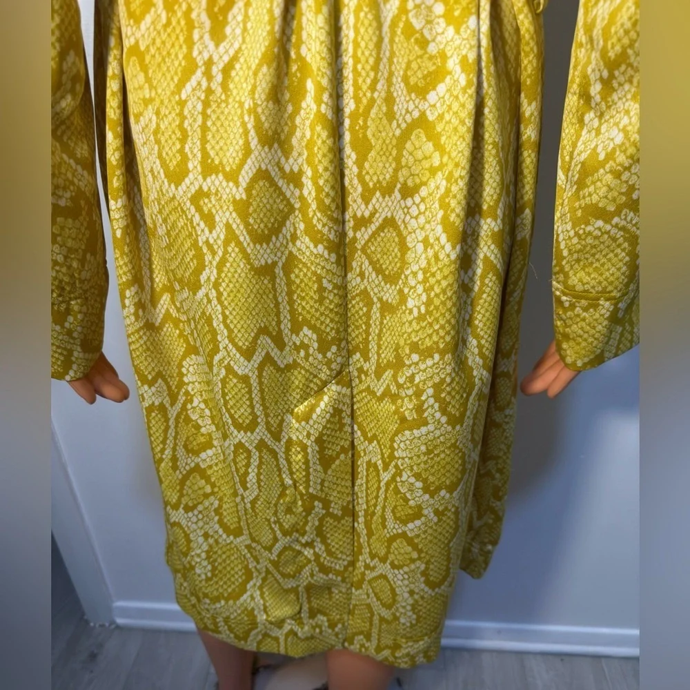 Lisa Rinna Collection Yellow Snake Print Jacket - Picture 3 of 5